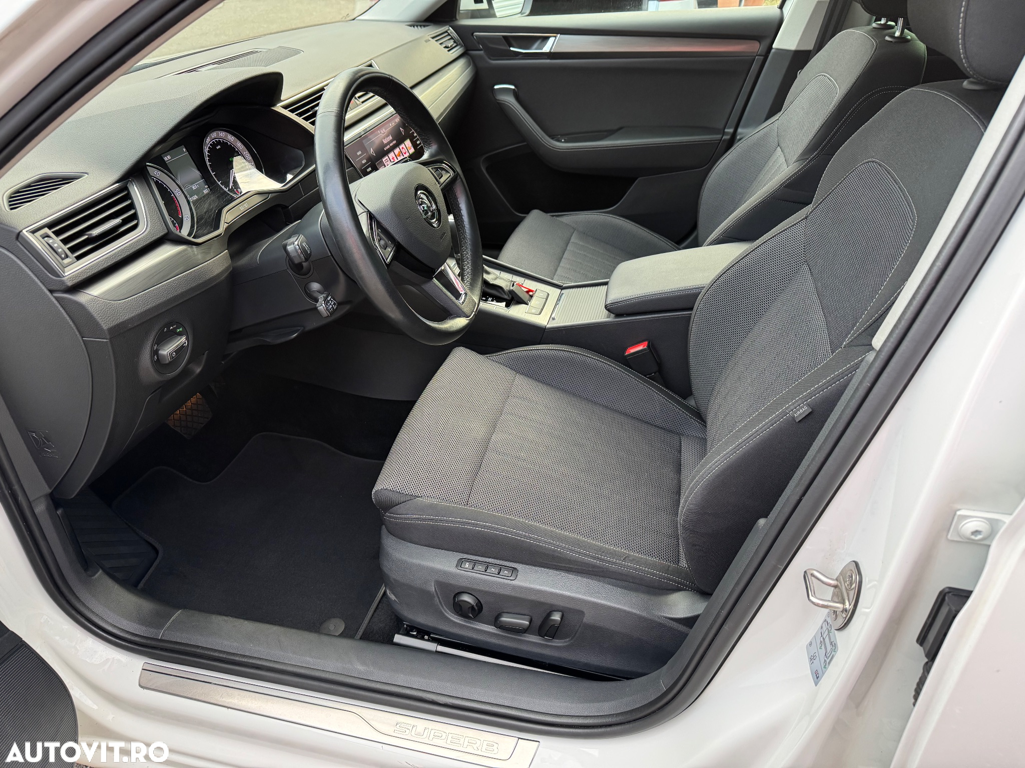 Skoda Superb Combi 2.0 TDI DSG Style - 26