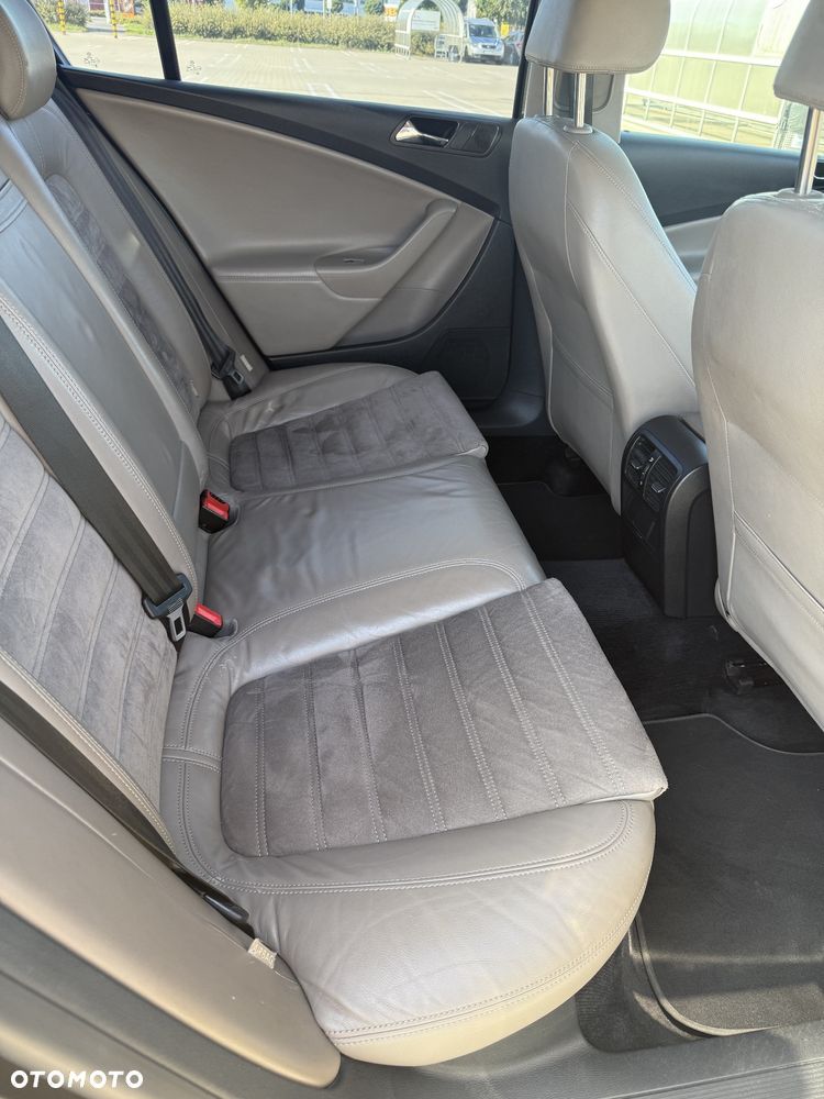 Volkswagen Passat 2.0 TDI DPF Highline - 18