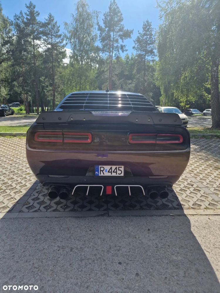 Dodge Challenger - 3
