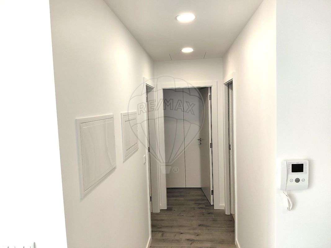 Apartamento T2 para arrendamento - Grande imagem: 2/16
