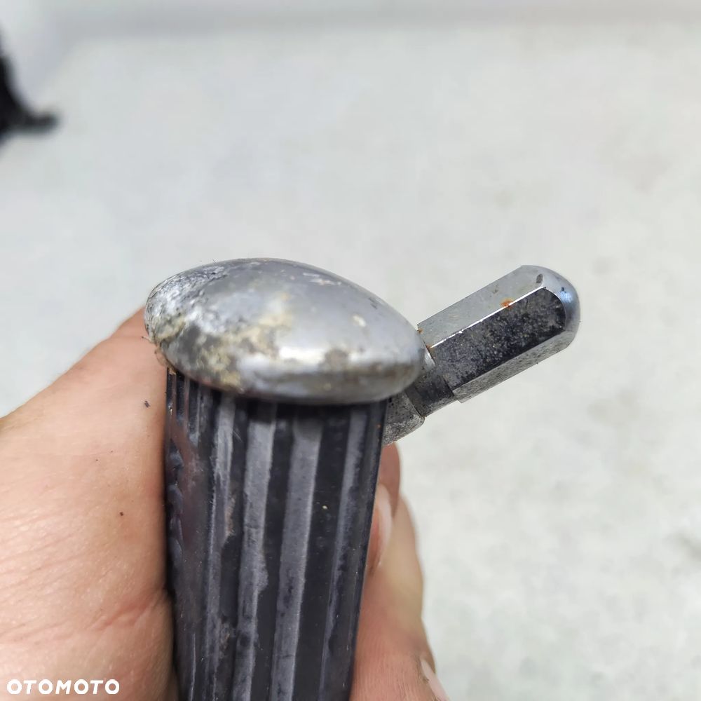 Podnóżek lewy Triumph - 8