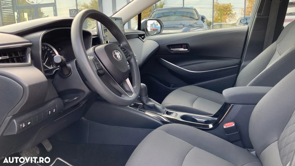 Toyota Corolla - 10