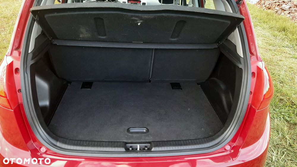 Kia Venga 1.4 CVVT Attract - 28