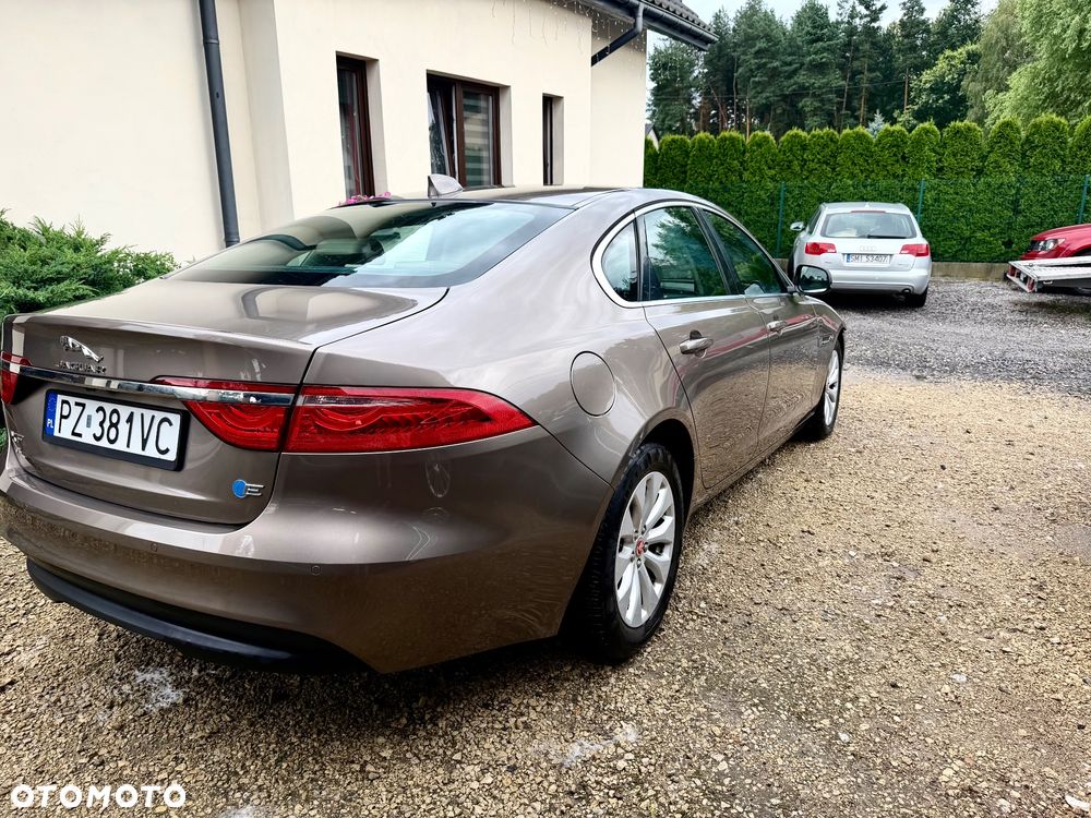 Jaguar XF 2.0 i4D Prestige - 4
