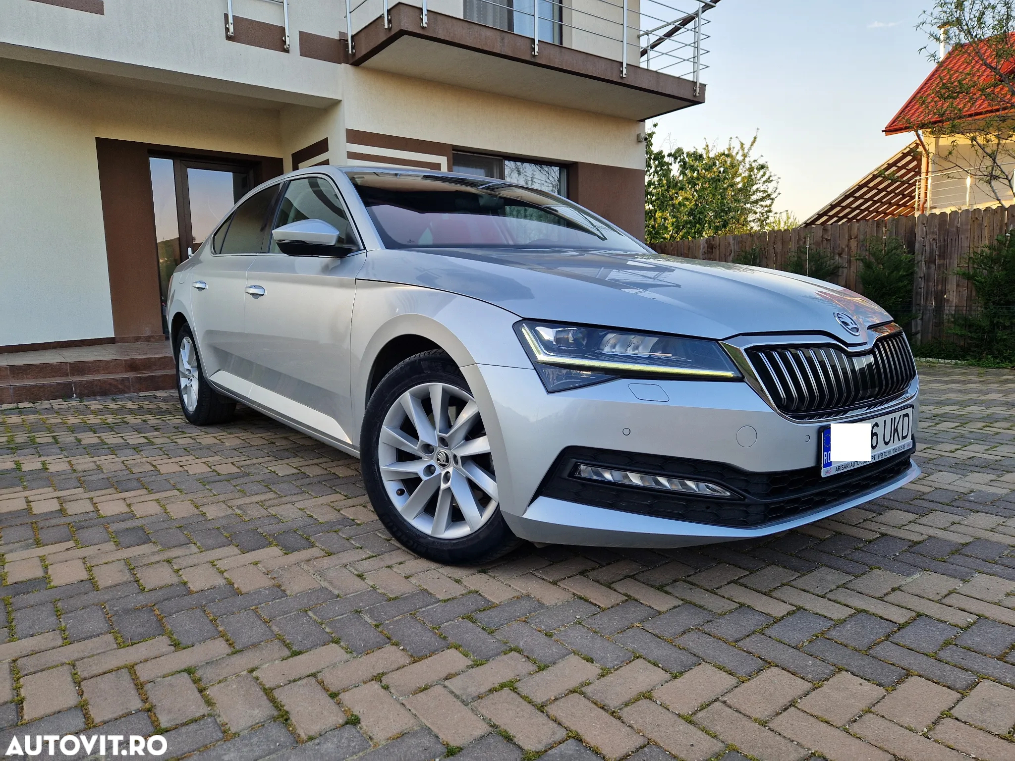 Skoda Superb 2.0 TDI DSG Ambition - 19
