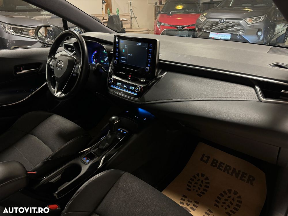 Toyota Corolla 1.8 Hybrid Business Edition - 12