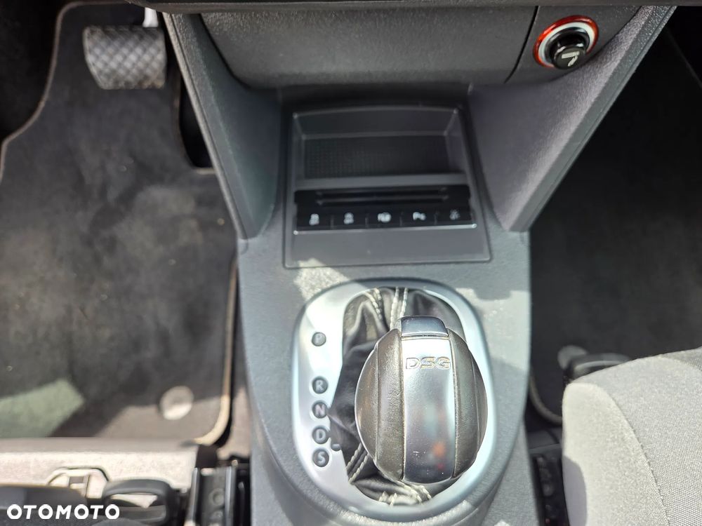 Volkswagen Touran 2.0 TDI DPF DSG MATCH - 19