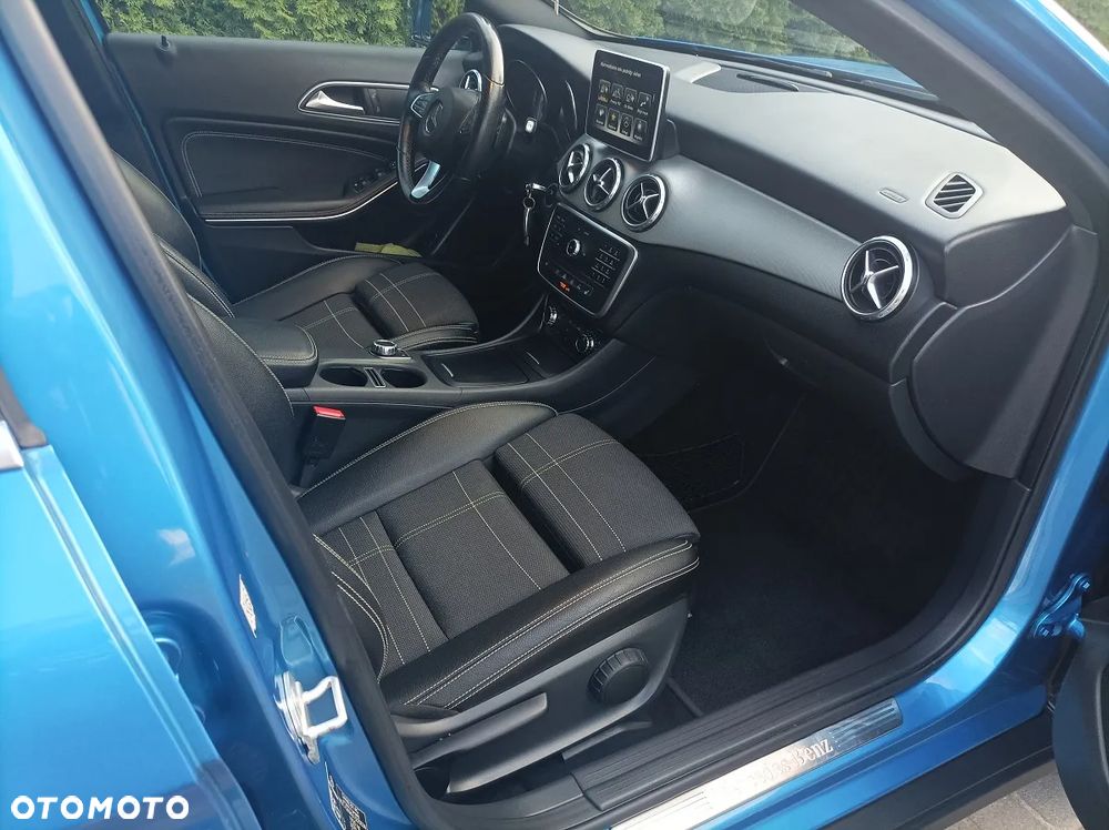 Mercedes-Benz GLA 200 7G-DCT Activity Edition - 13