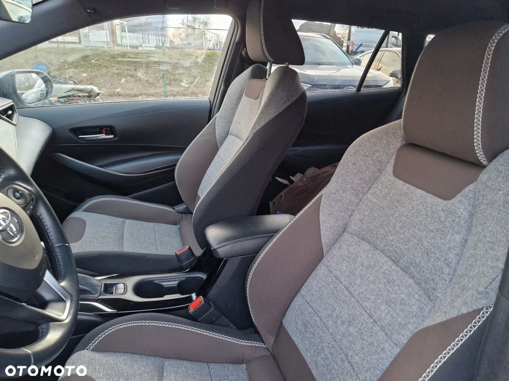 Toyota Corolla - 10