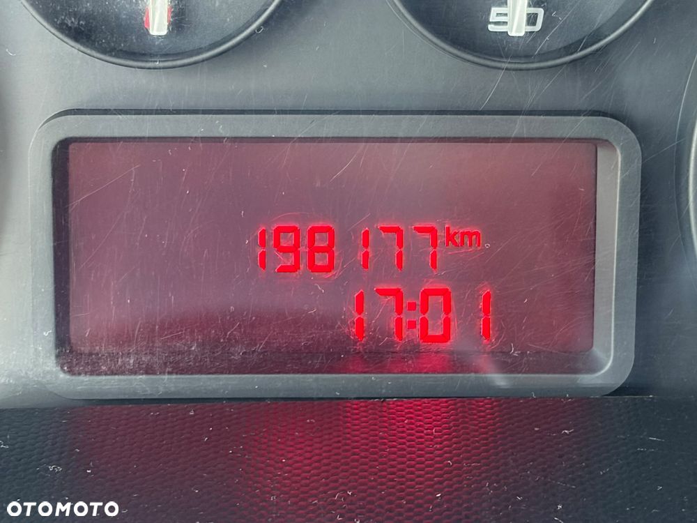 Iveco Daily 35C13 Kontener 8 Palet z windą Kontener meblowy - 16