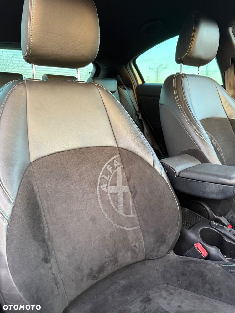 Alfa Romeo Giulietta 1.6 JTDM Veloce - 16