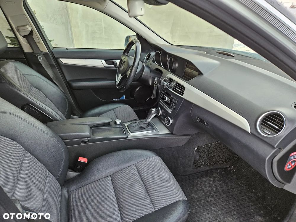 Mercedes-Benz Klasa C 250 CDI DPF 4Matic (BlueEFFICIENCY) 7G-TRONIC - 11