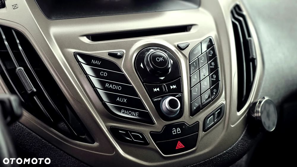 Ford Tourneo Courier 1.5 TDCi Titanium - 11