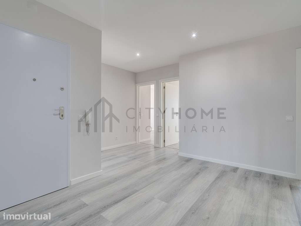 Apartamento T2 Renovado com Garagem em Box em Quarteira - Grande imagem: 5/27