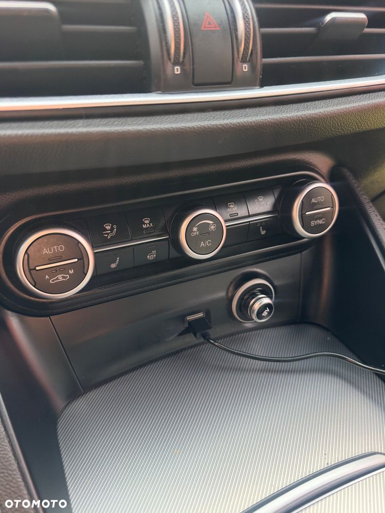 Alfa Romeo Stelvio 2.0 Turbo Veloce Q4 - 18