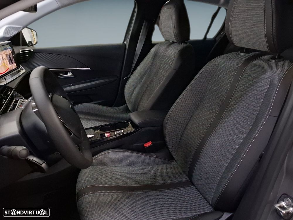 Peugeot e-208 50 kWh Allure — fotografia 10