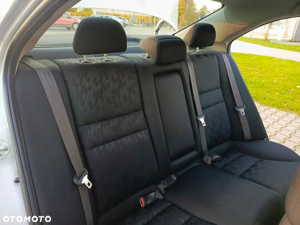 Honda Accord 2.0 ES - 19