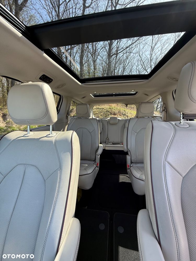 Chrysler Pacifica - 13