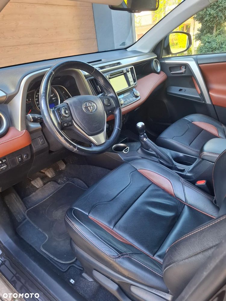 Toyota RAV4 2.0 D-4D Premium 4x2 - 6