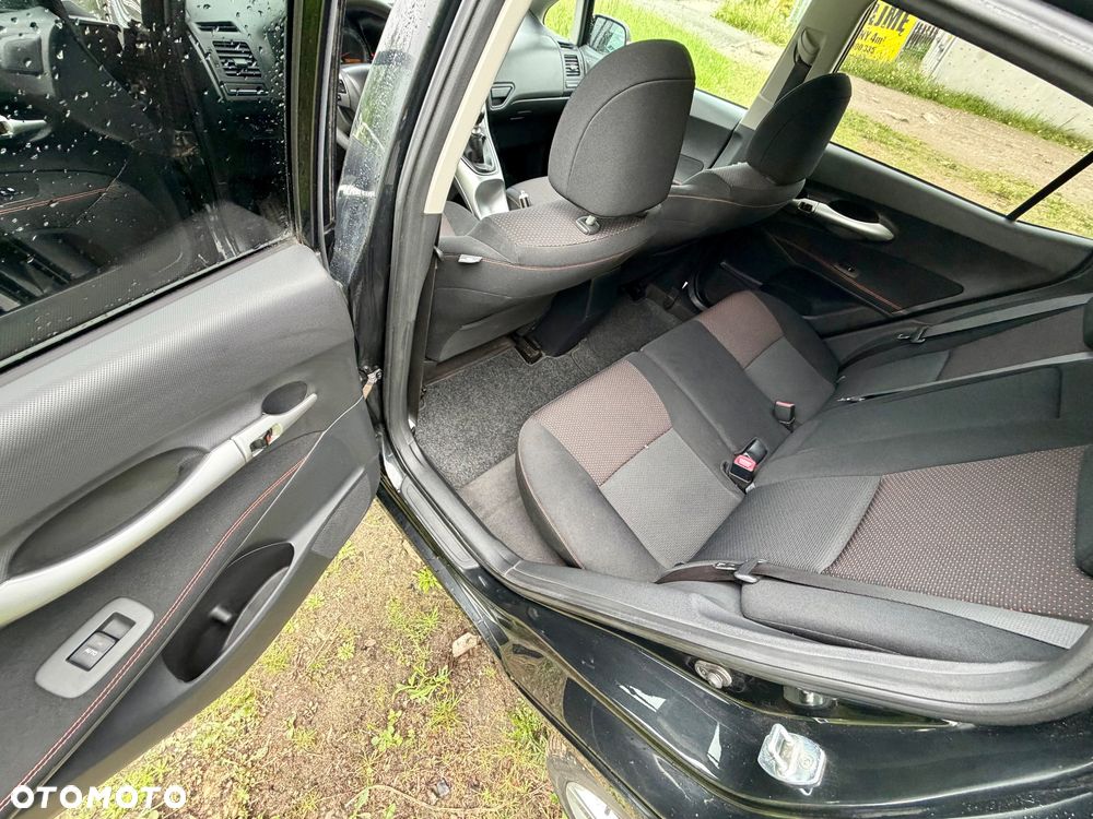 Toyota Auris 1.4 D-4D - 10