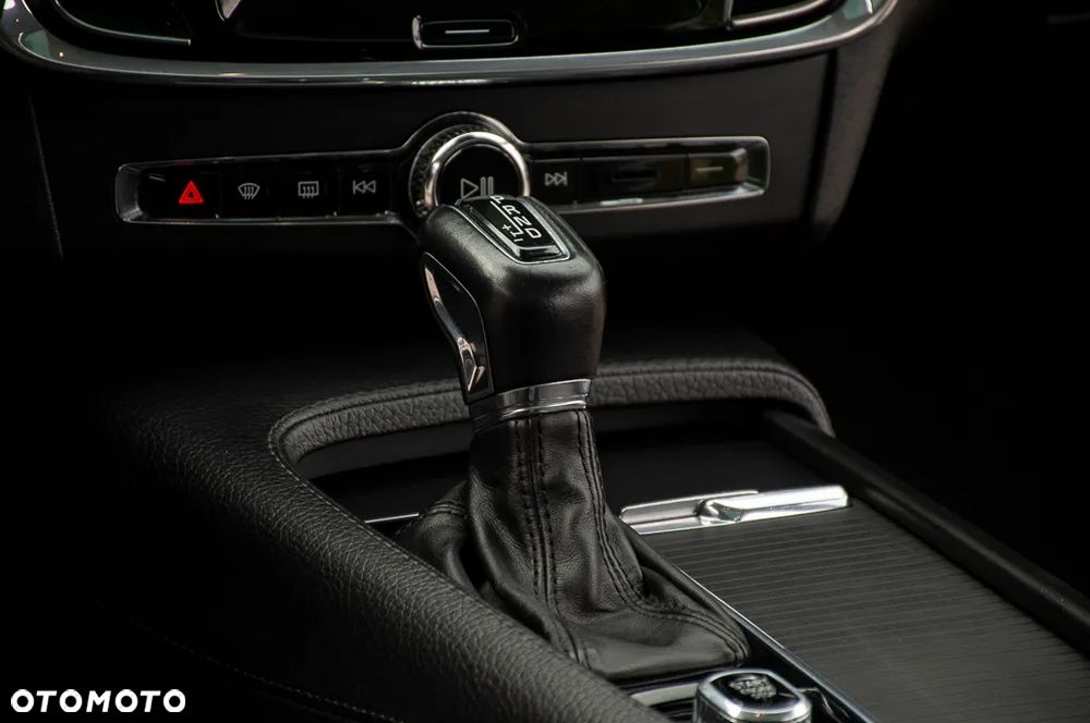 Volvo V90 D4 Geartronic - 28
