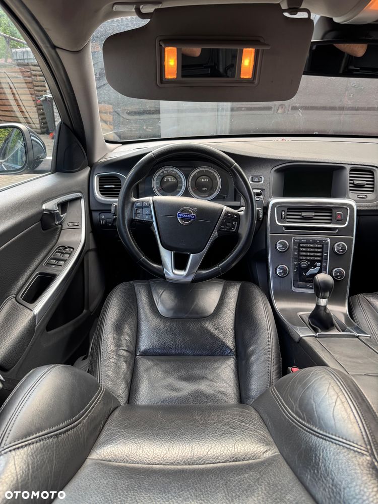 Volvo V60 D3 Momentum - 14