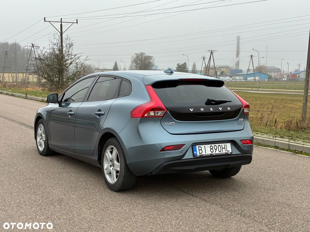 Volvo V40 D2 Momentum - 4