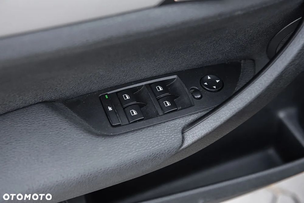 BMW X1 sDrive18d Sport Line - 20