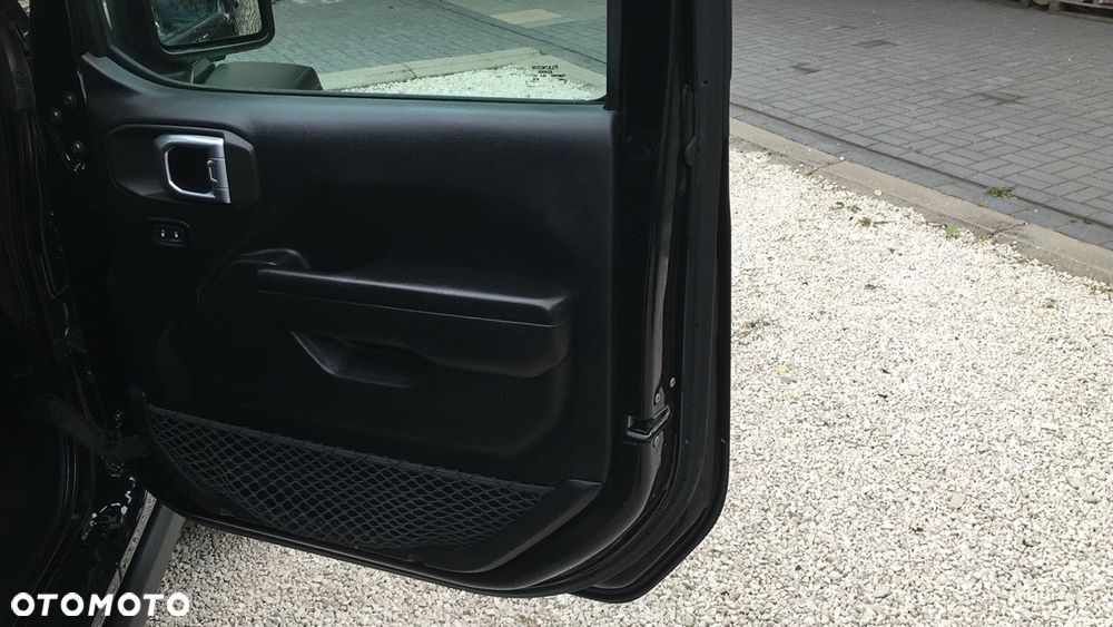 Jeep Wrangler - 10
