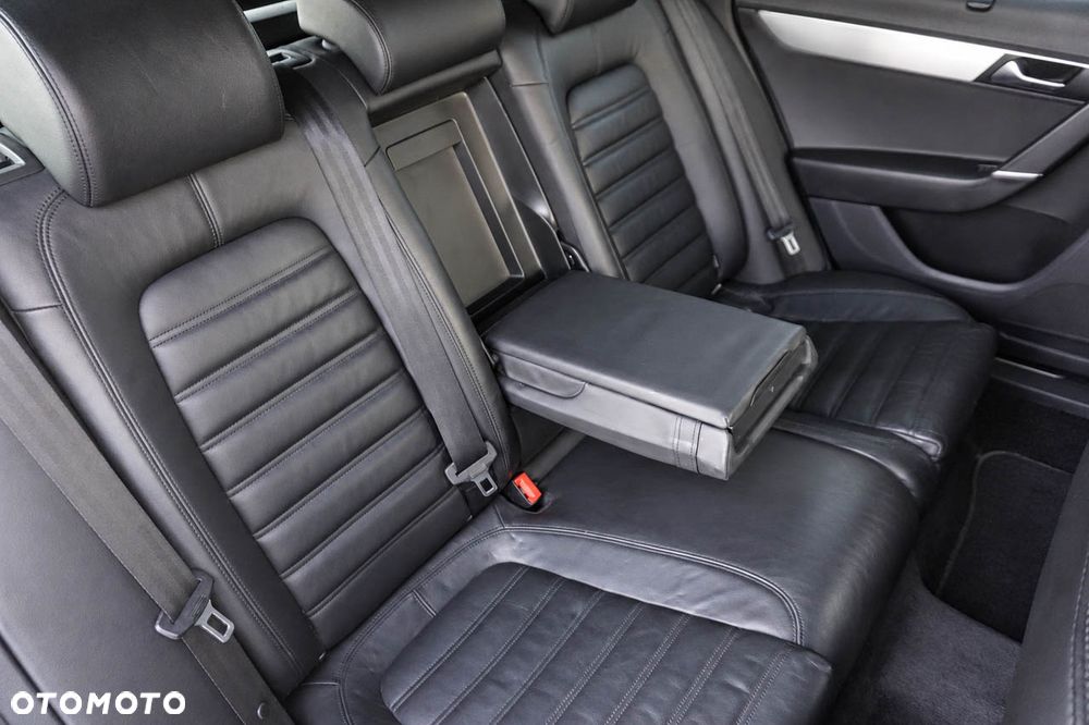 Volkswagen Passat - 29