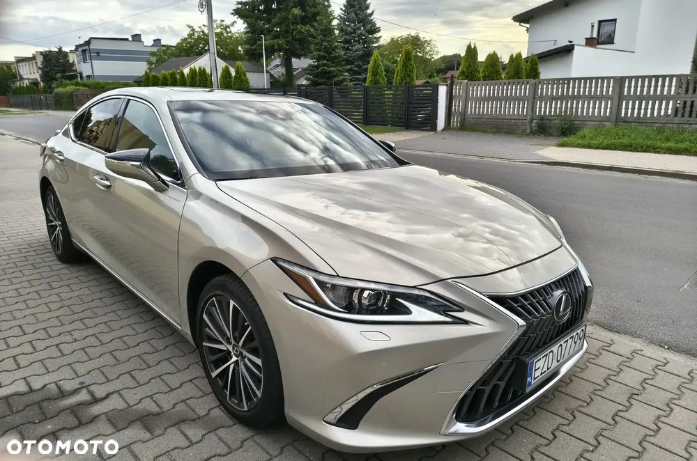 Lexus ES 300h Business Edition - 1