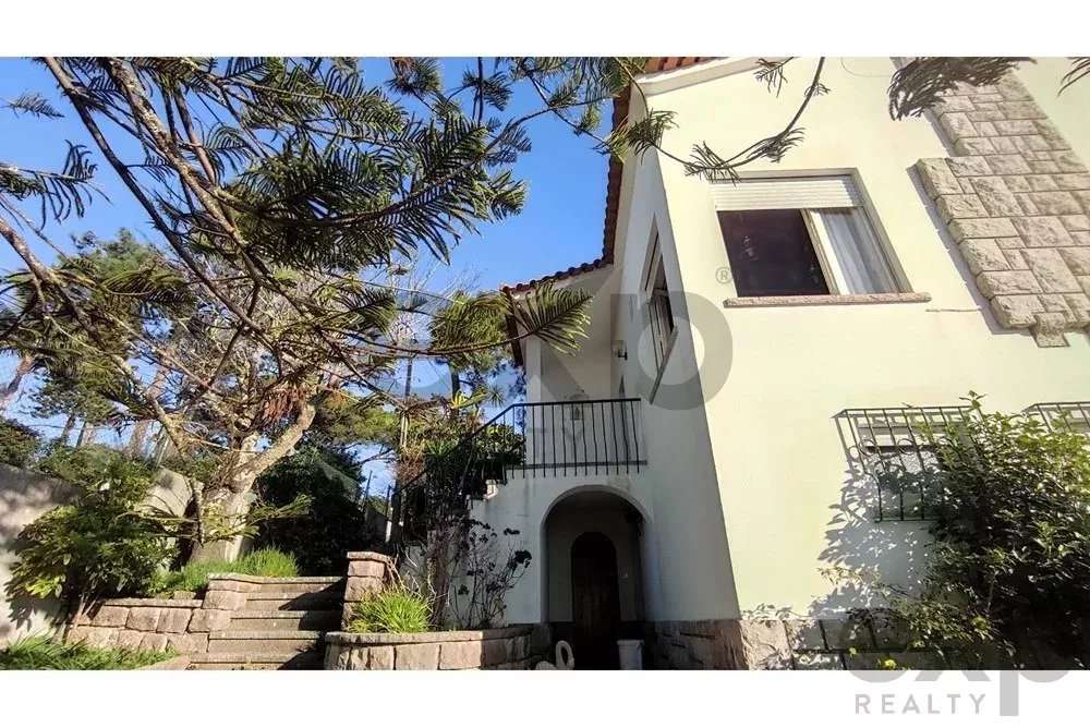 Sesimbra, moradia com óptimas áreas e jardim - Grande imagem: 2/60