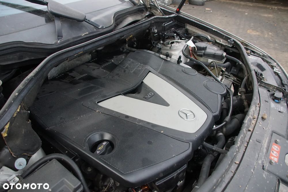 Auto na części - Mercedes ML W164 320 CDI 3.0 CDI 224 KM 642940 OM642 722902 723 2008R Silnik Skrzynia Drzwi Maska Klapa Zderzak Szyba Klamka Lampa Deska Kokpit Sterownik Moduł Czujnik Licznik Kierownica Wyświetlacz Panel - 16