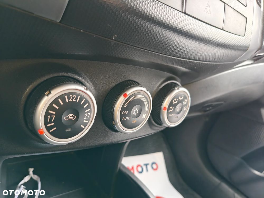 Mitsubishi Outlander 2.0 DI-D 4WD Intense - 25