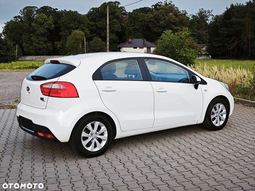 Kia Rio 1.2 M - 17