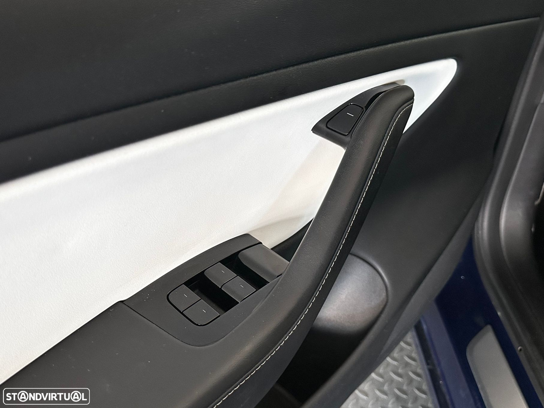 Tesla Model 3 - 13