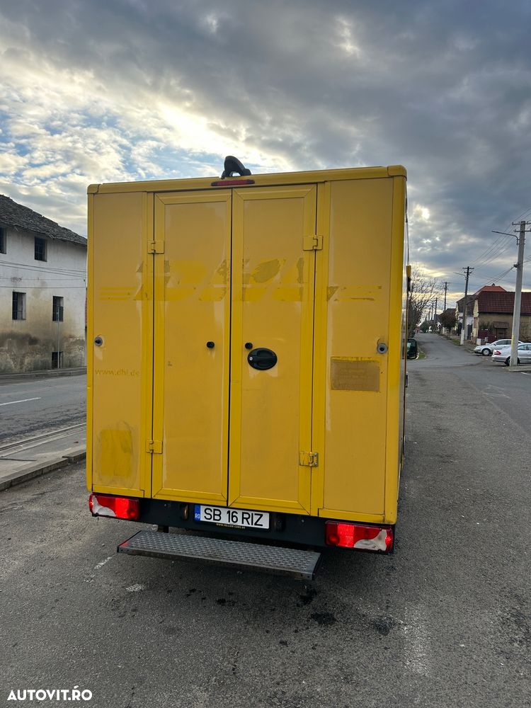 Mercedes-Benz Sprinter - 4