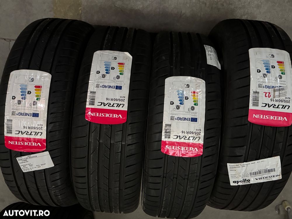Vând 4 anvelope 205/60/16 vredestein de vară noi