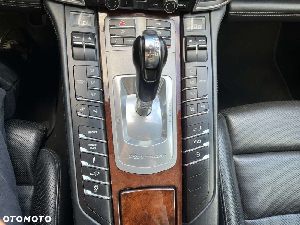 Porsche Panamera Turbo - 15