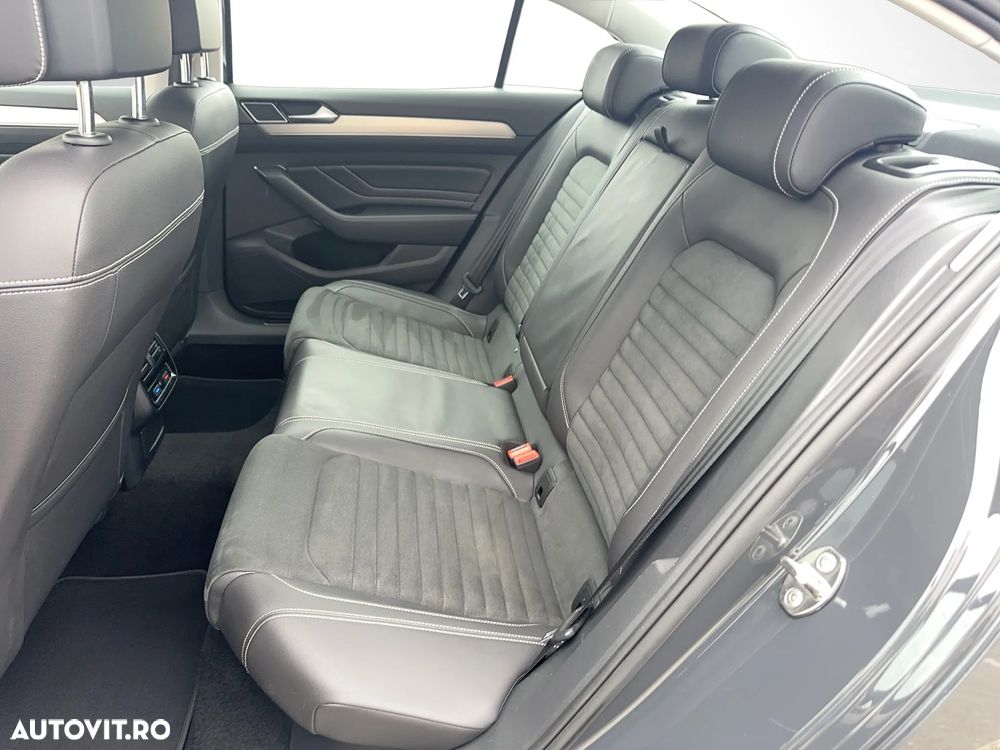 Volkswagen Passat 2.0 TDI DSG Highline - 11