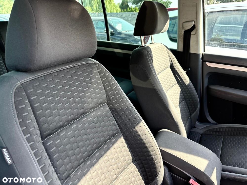 Volkswagen Touran - 7