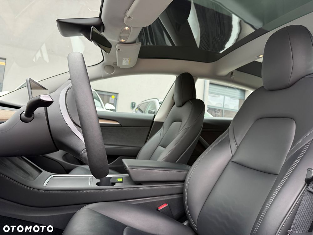 Tesla Model 3 - 18