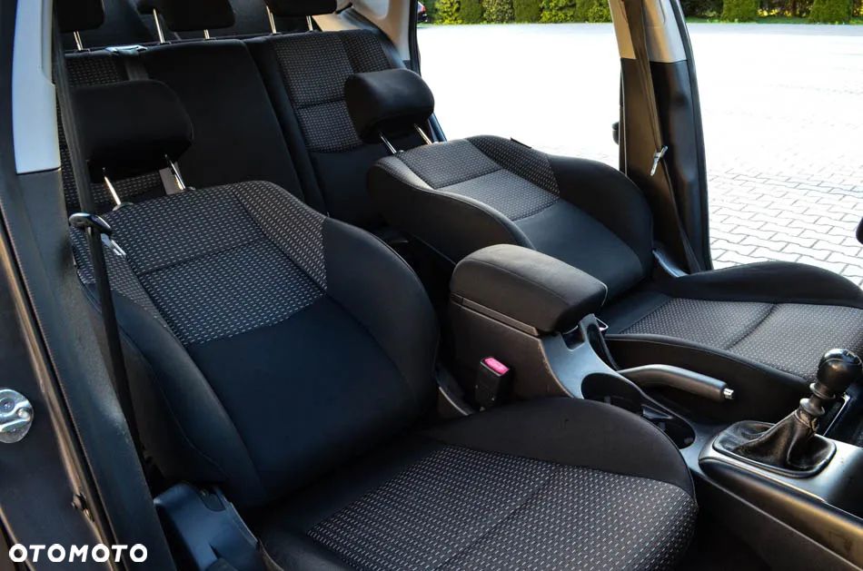 Hyundai i30 1.6 Comfort - 11