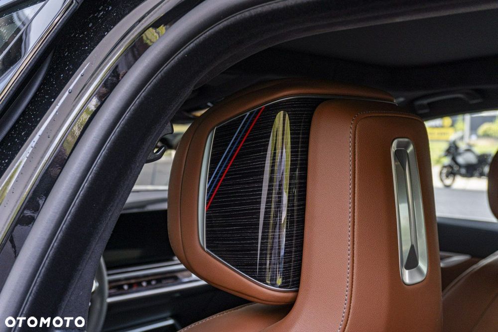 BMW Seria 7 - 26
