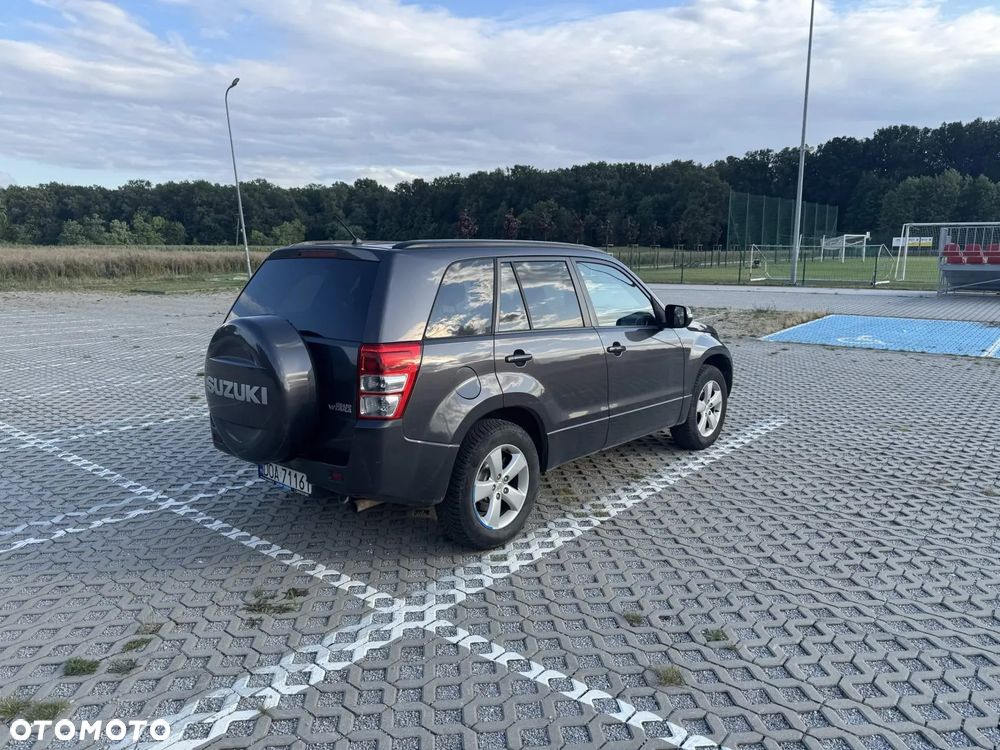 Suzuki Grand Vitara 2.4 De Luxe - 20