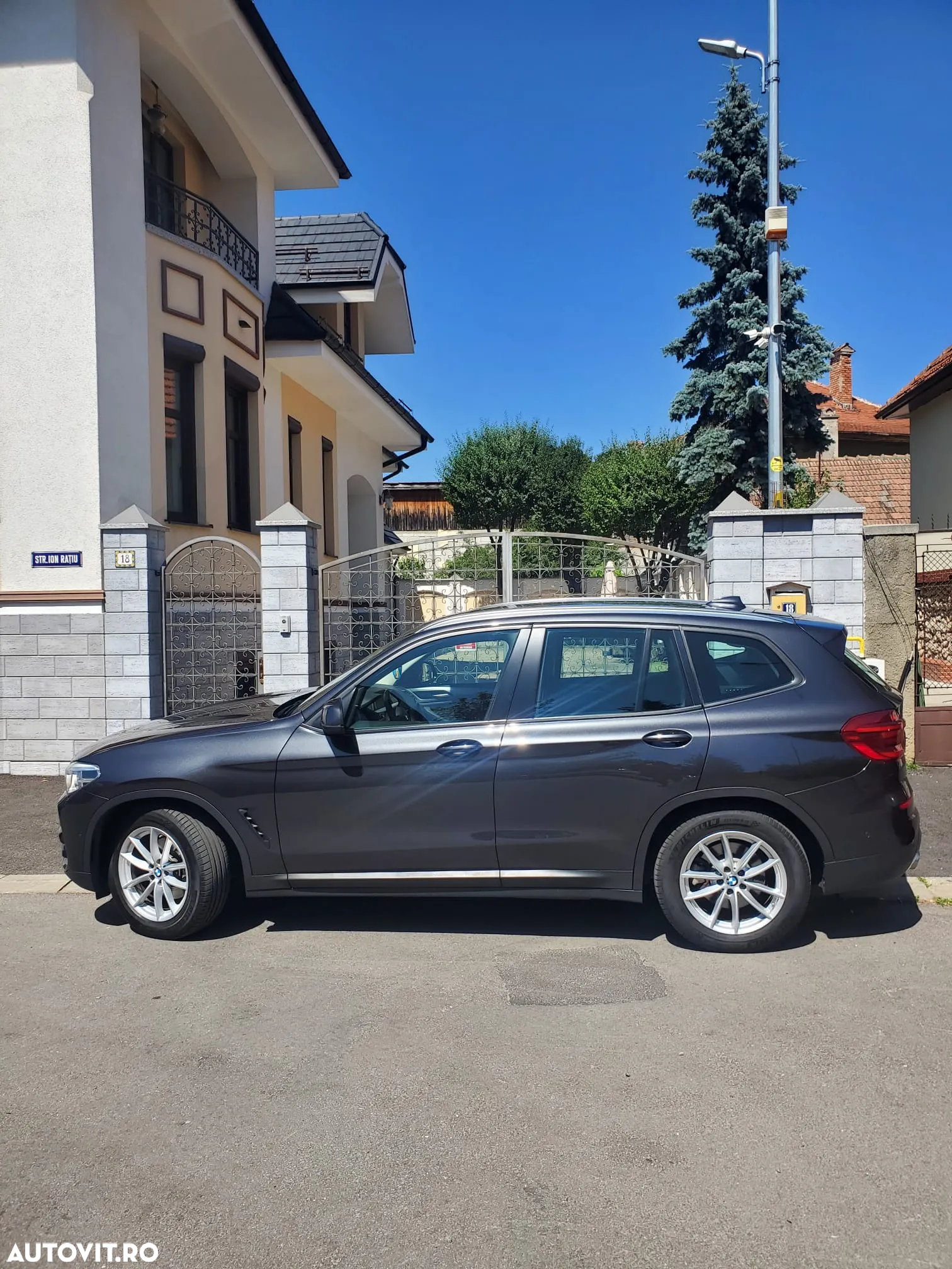 BMW X3 xDrive20i AT - 3
