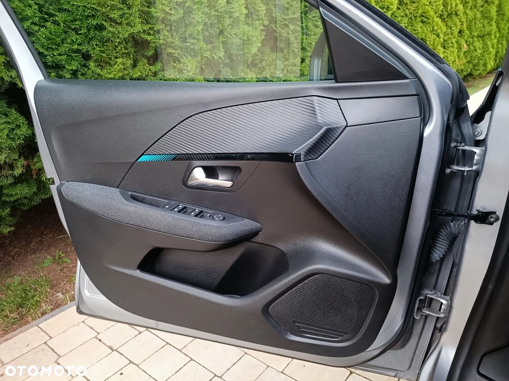 Peugeot 208 PureTech 100 EAT8 Allure - 19