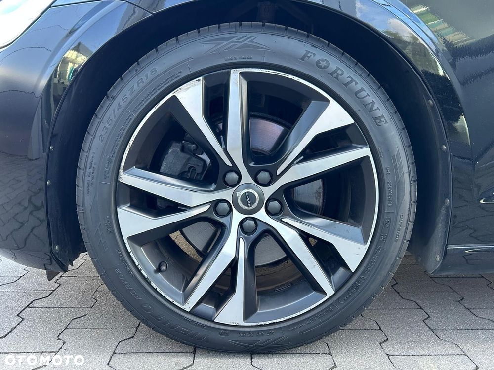 Volvo V60 B3 B Plus Dark - 35
