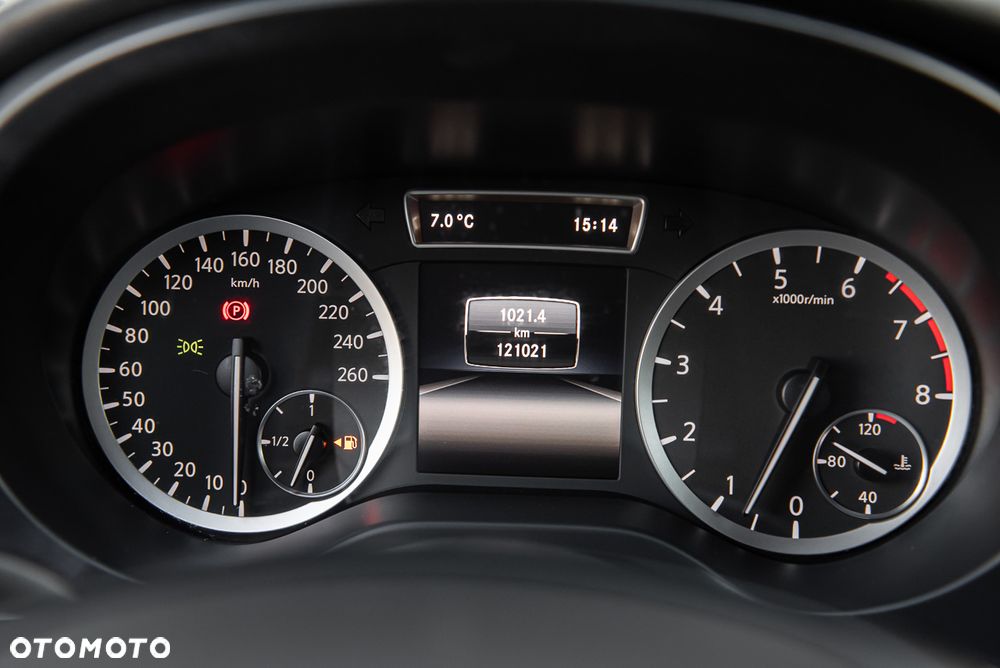 Infiniti Q30 1.6t Premium - 17