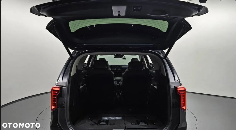 Kia Carnival - 3